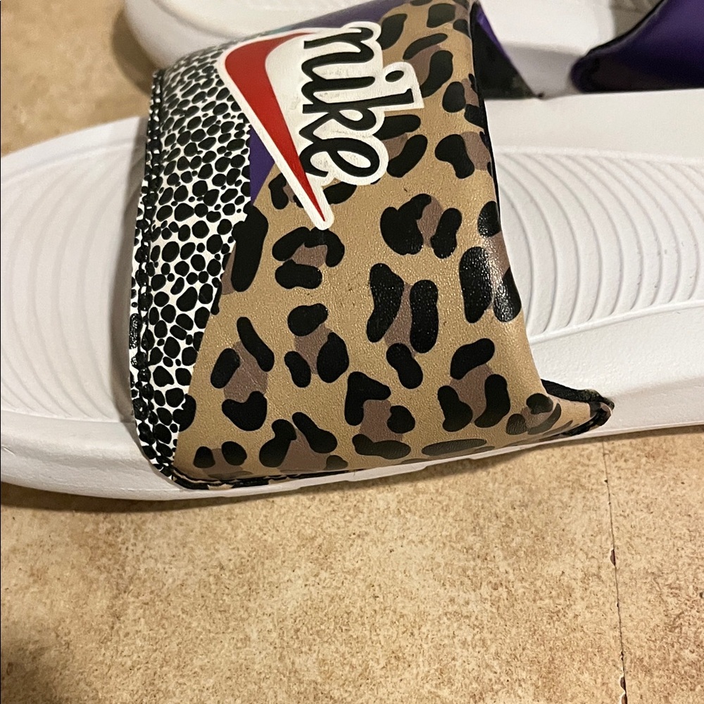 Nike Leopard Print Slides - White, Black, Purple - Picture 3 of 4